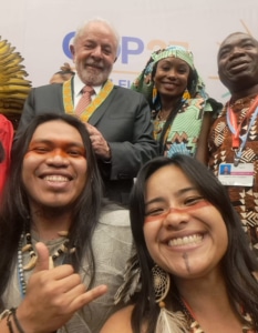 Taily and Cerizi smiling selfie with recently elected President Lula and the former minister, elected federal deputy, Marina Silva.